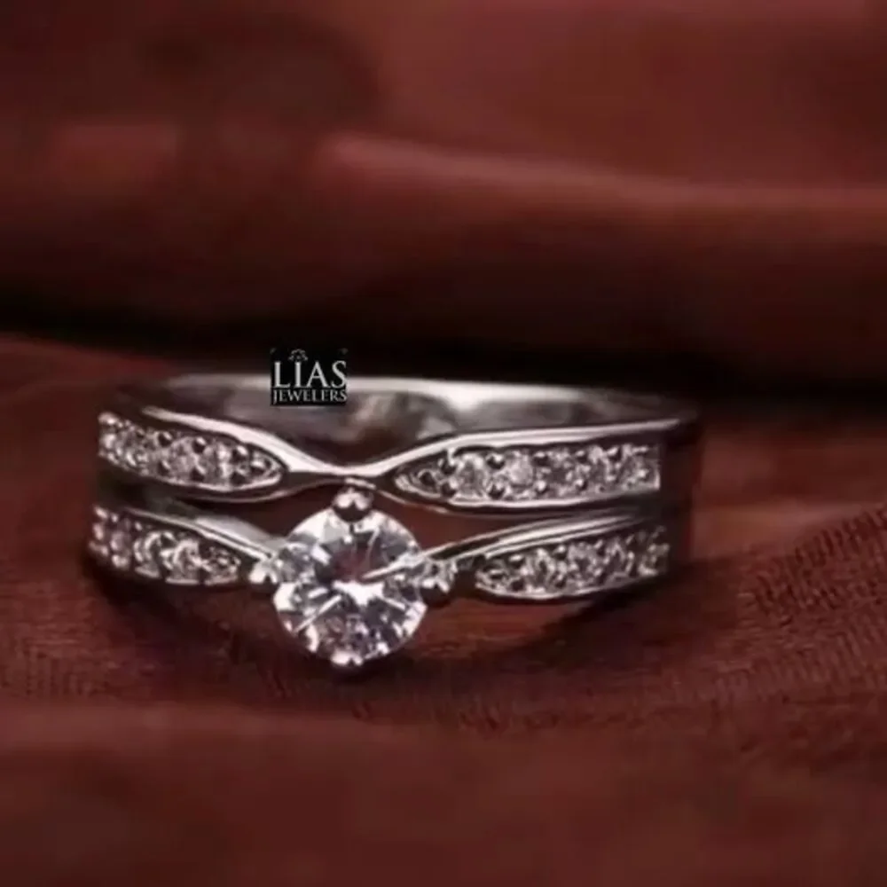 New 18k white gold wedding ring set